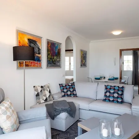 Holiday home Comfortable And Modern Next To The Avenida In *